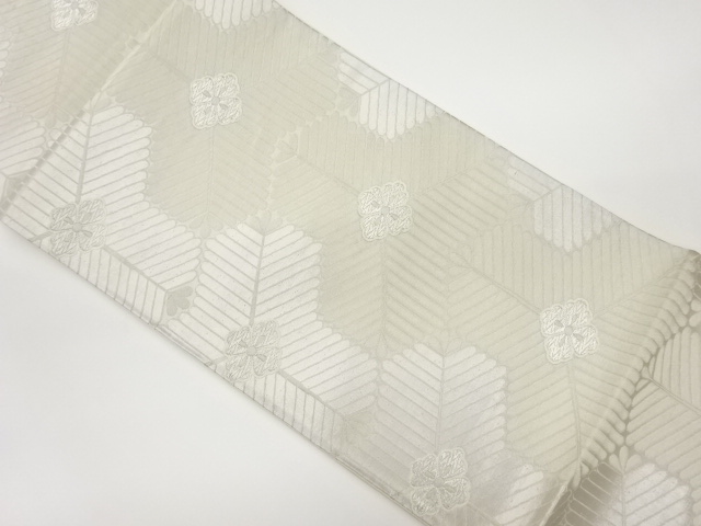 リサイクル　毘沙門亀甲に松葉・花菱模様織出し袋帯